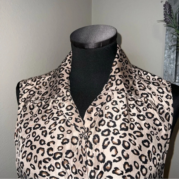 THEORY 100% Silk Blouse Brown/Black Leopard Print Shirt Collar Button Sleeveless - Picture 4 of 5